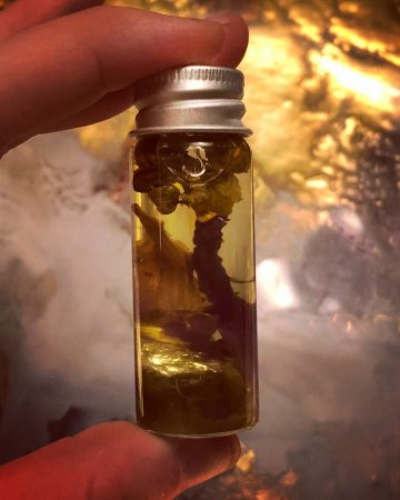 Pisces Moon-Neptune Oil